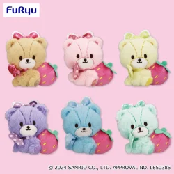 泰尼熊抱緊草莓絨毛玩偶